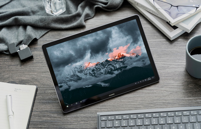 靜物練習(xí) 光影中的華為MateBook E二合一筆記本電腦