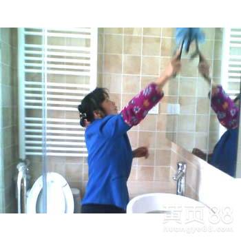 【煙臺(tái)江海保潔承接萊山區(qū)外墻及幕墻清洗廣告牌清洗等服務(wù)】- 